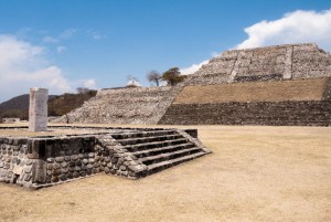 Visita las pirámides de Xochicalco