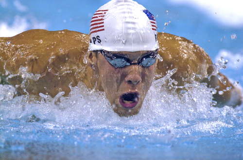 Impacta Michael Phelps con su tratamiento para reducir el dolor