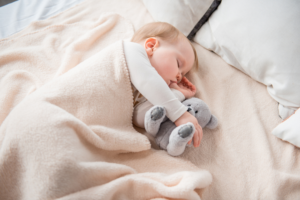¿Cómo hacer que el bebé duerma toda la noche?