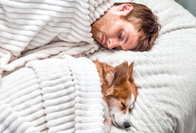 Beneficios de dormir con tu mascota