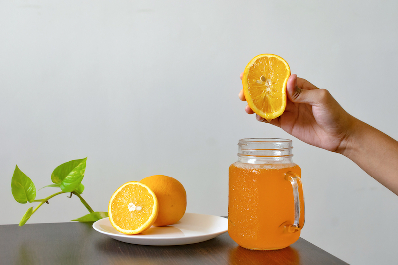 El jugo de naranja no es tan saludable como crees