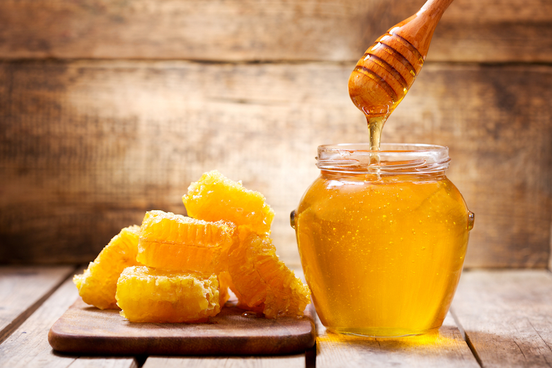 Beneficios de consumir miel de abeja